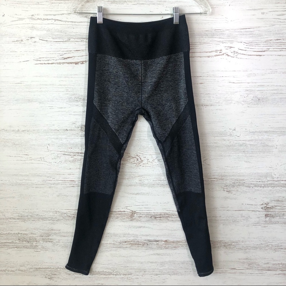 *3/$20* FABLETICS High Waisted Seamless Knit 7/8 Leggings S